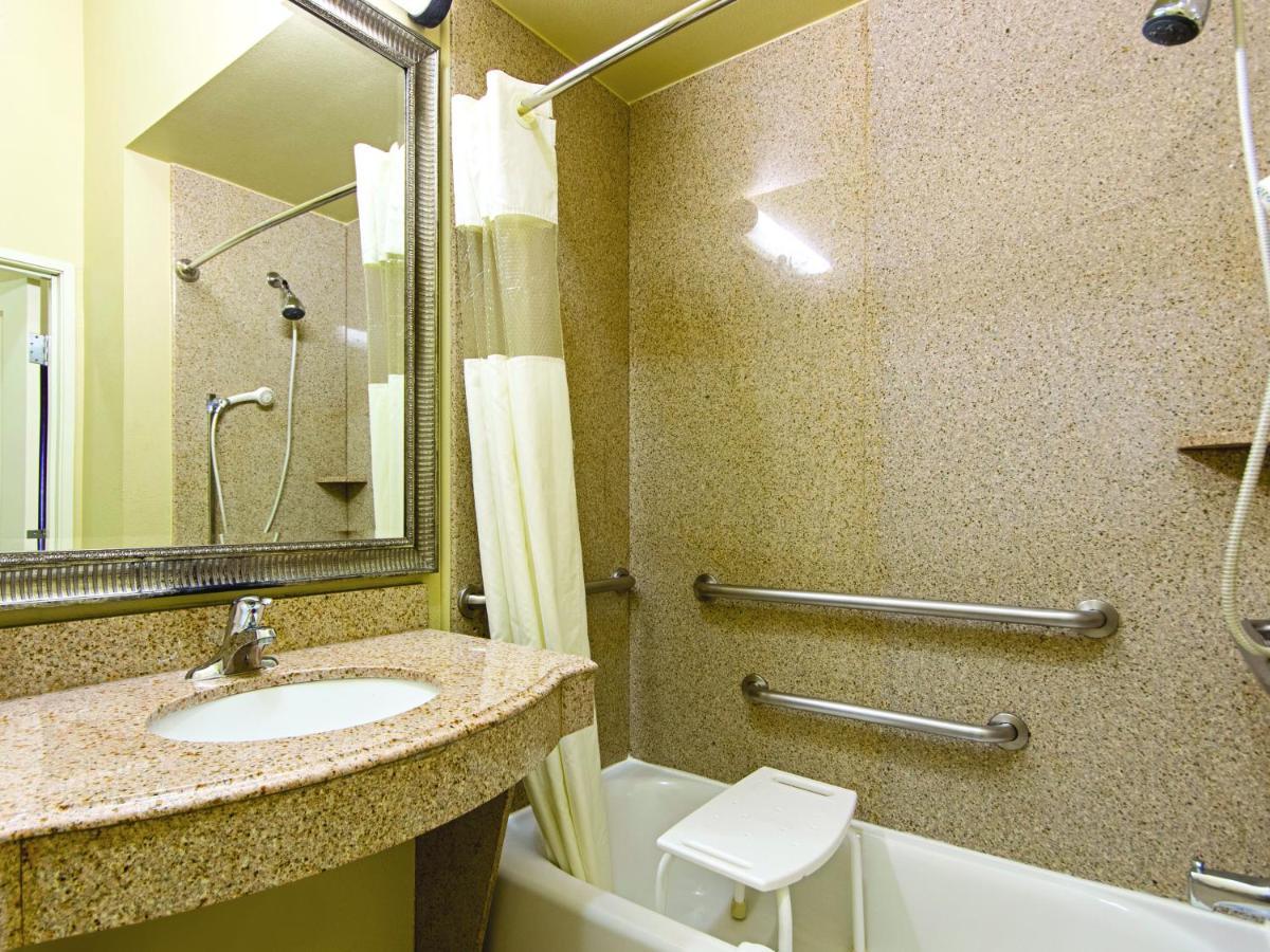La Quinta By Wyndham Houston New Caney Eksteriør billede